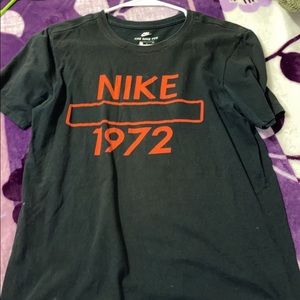 nike t shirt
